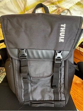 Thule Subterra 25L daypack - like new.